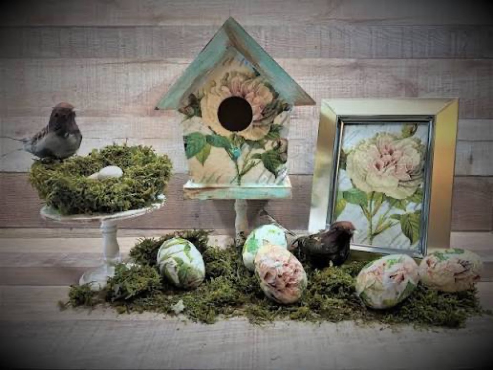 Spring Birdhouse & Eggs Set